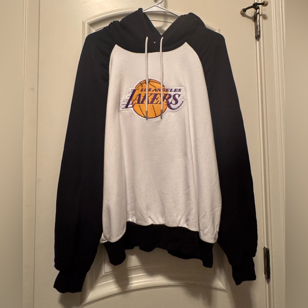 Lakers Lusso Tri-Blend Raglan Pullover Hoodie with Logo Patch NWT